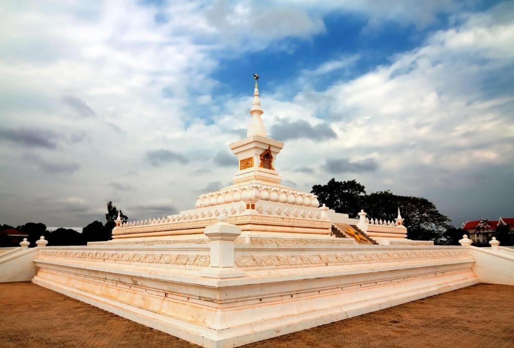 Vientiane Plaza Hotel Exterior foto
